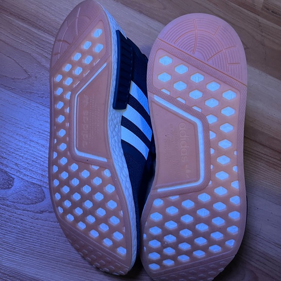 Adidas sneakers, size 8.5 or 8 1/2, color blue - Picture 2 of 8